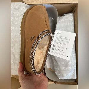Ugg Women’s Tasman slippers size 8-color Chestnut